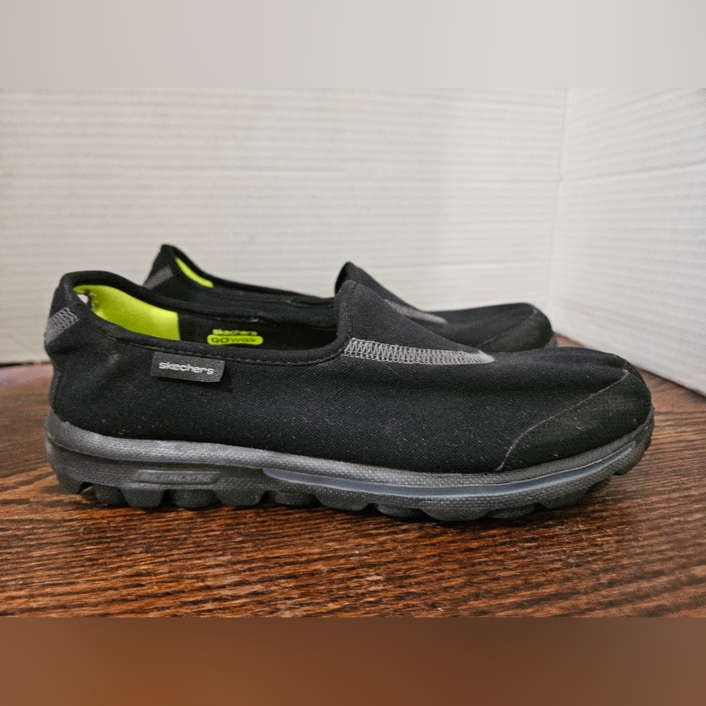 Sketchers Go Walk Memory Foam. Size 7.5 (Bin14) - Picture 2 of 6